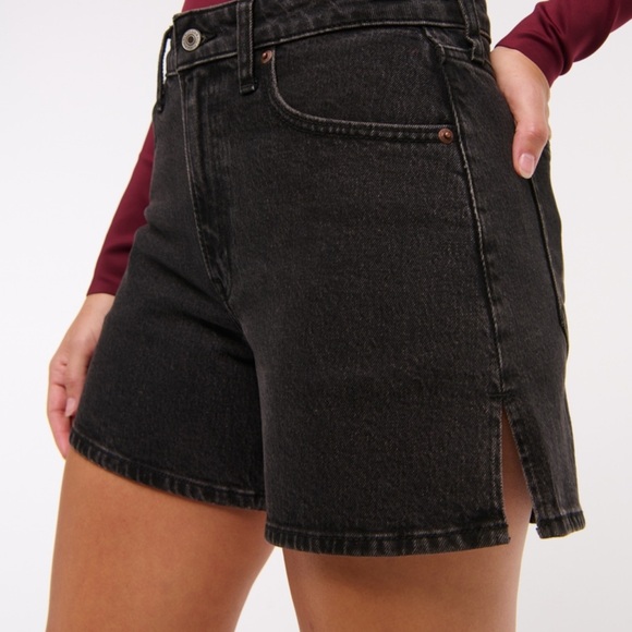 Abercrombie & Fitch Pants - Abercrombie & Fitch Curve love Dad Short Size 26 NWT